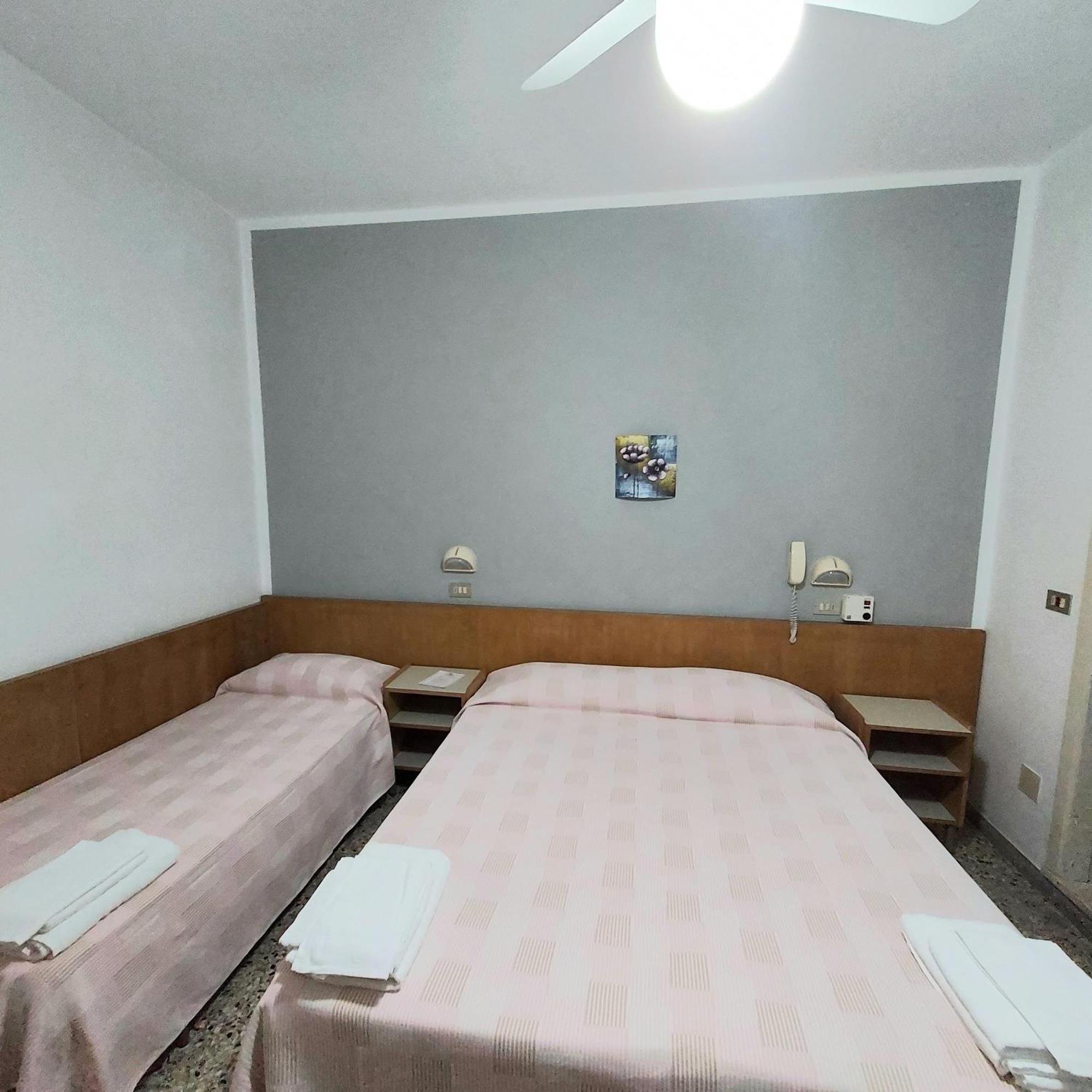 צ'סנטיקו Hotel Villa Alberta B&B חדר תמונה