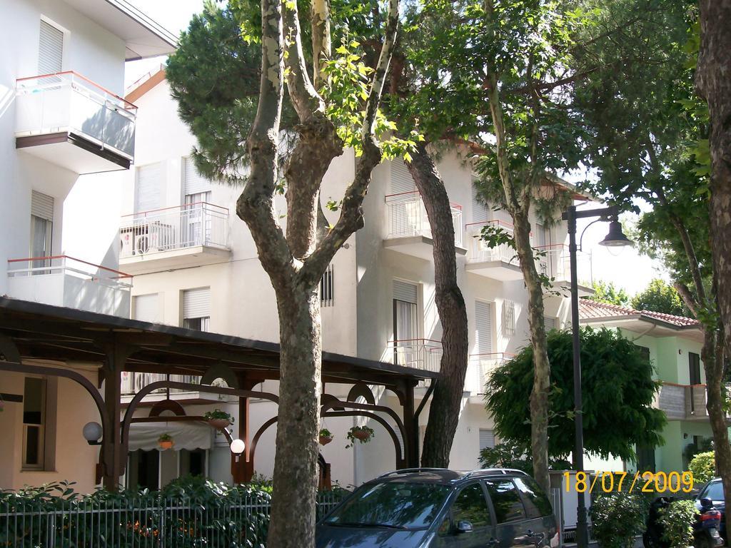 צ'סנטיקו Hotel Villa Alberta B&B מראה חיצוני תמונה